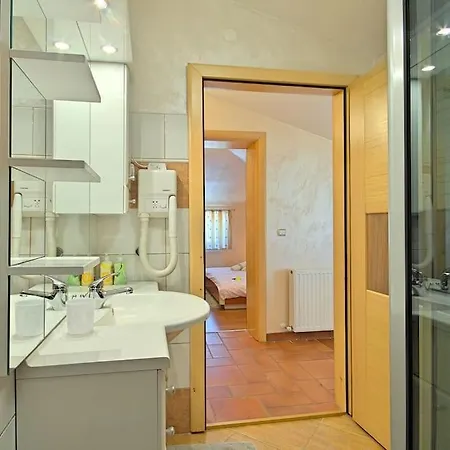 Teo By Briskva 波雷奇