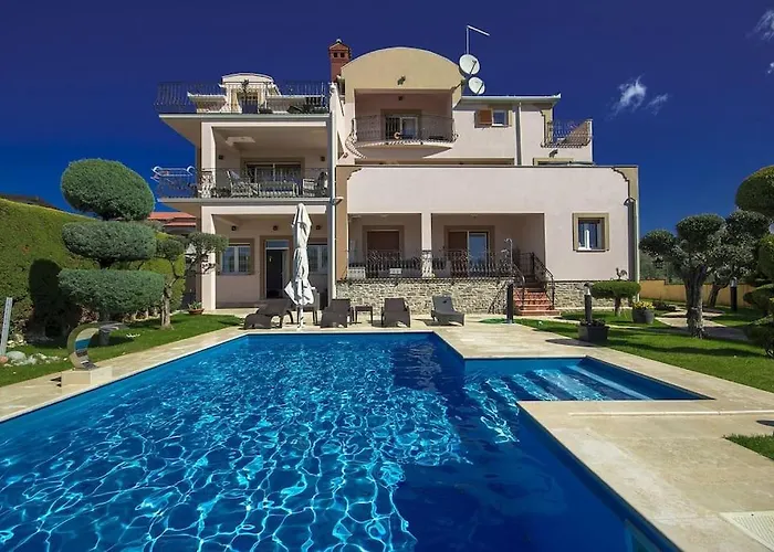 Teo By Briskva Apartment *